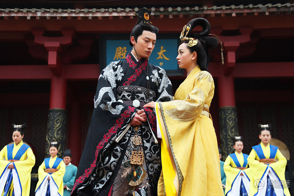 《<em>女相</em>》曝光七夕爱情组图 <em>播出时间</em>将延迟-乔