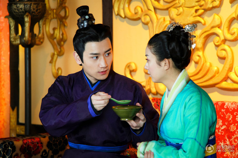 《<em>女相</em>》曝光七夕爱情组图 <em>播出时间</em>将延迟-乔