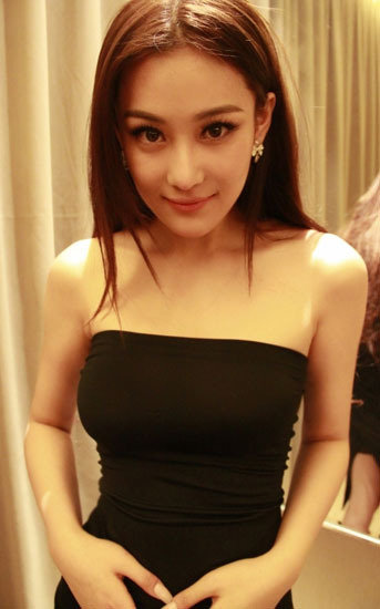 东方网-东方游戏-游戏<em>美女</em>张馨予被指曾坐台 开