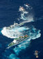 台湾“海巡署”舰艇与日舰互射水炮