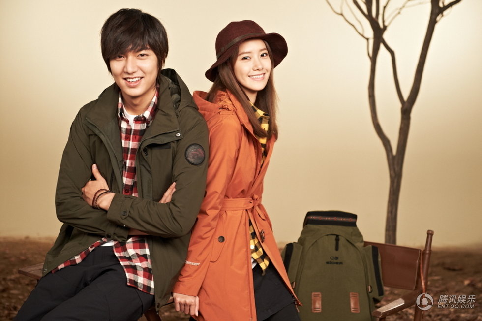 高清:李敏镐允儿拍户外写真 型男靓女十分抢眼