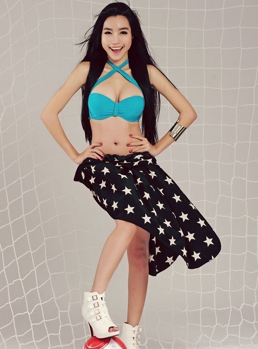 东方网-东方游戏-美籍越南<em>大胸妹</em>elly 性感出镜