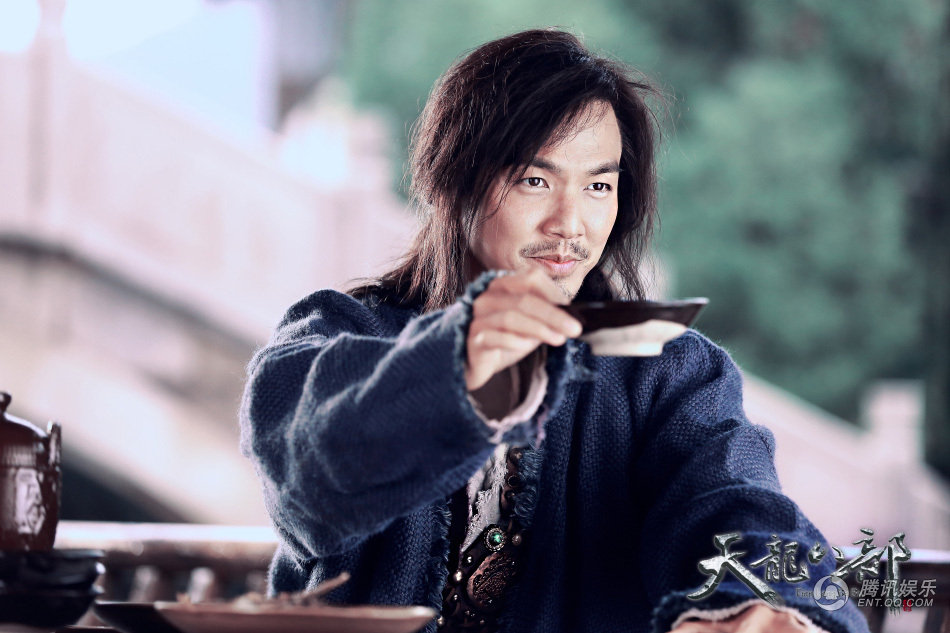 《天龙八部》曝剧照 钟汉良金基范斗酒豪饮千碗