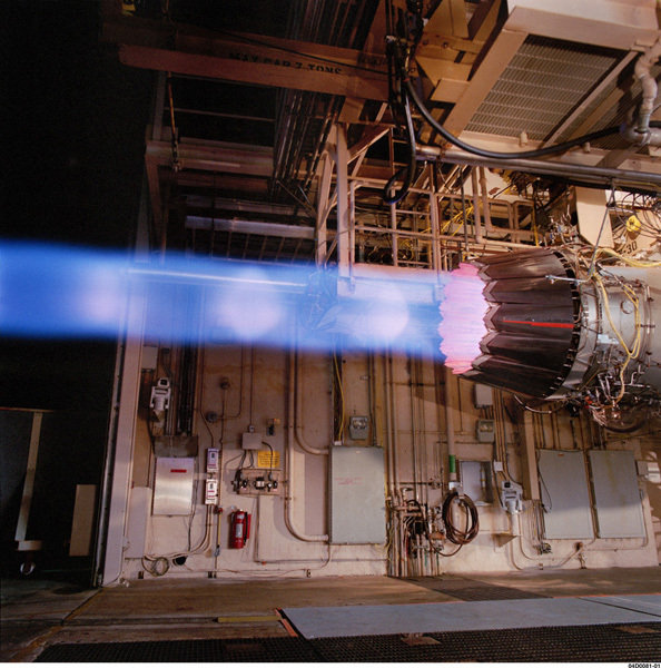 组图:美国测验第六代F-135涡轮扇发动机 - 新闻