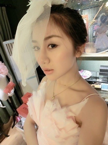高清：孙悦爱妻自曝婚纱照 见证爱情求祝福图片