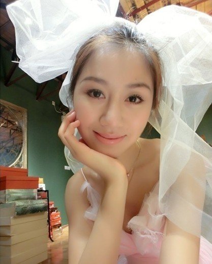 高清：孙悦爱妻自曝婚纱照 见证爱情求祝福图片