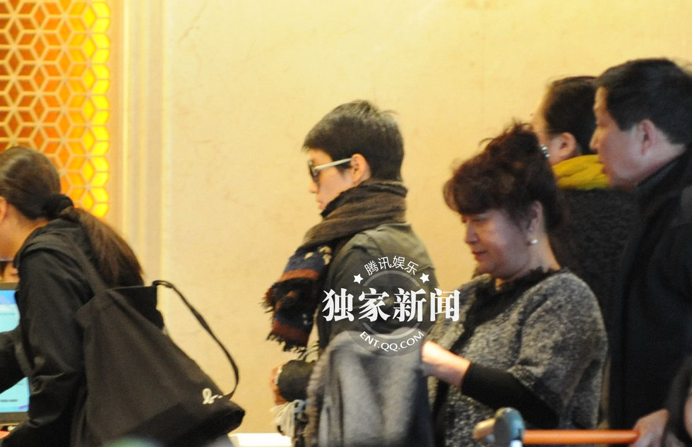 独家:辣妈率队亲力亲为 马伊琍举家外出度假图片
