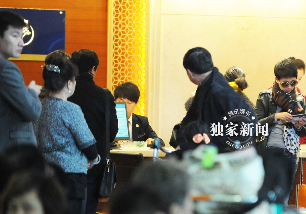 独家:辣妈率队亲力亲为 马伊琍举家外出度假图片