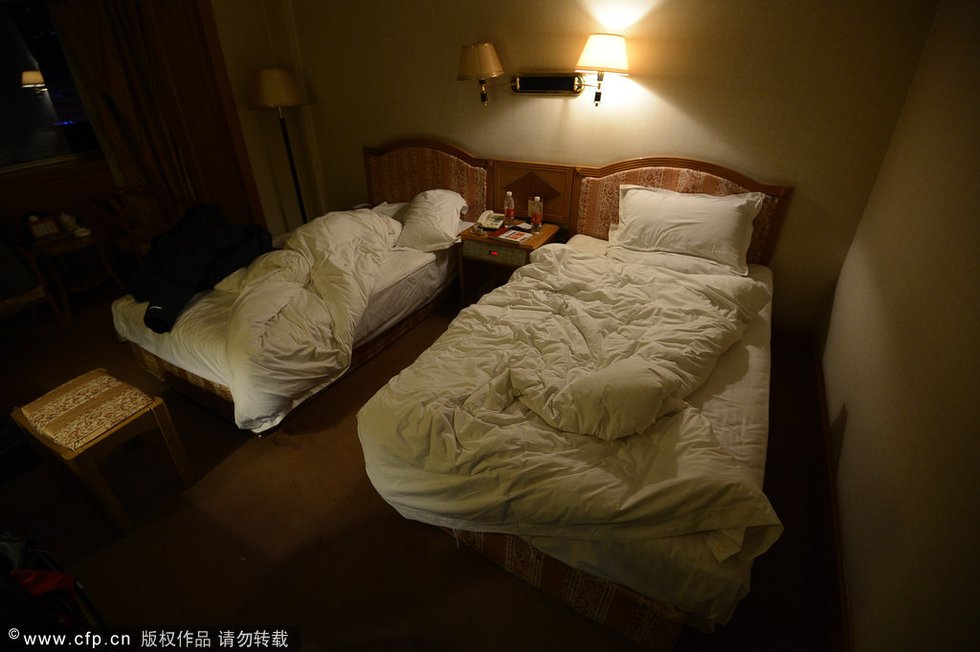八一酒店遭贼洗劫一空 摄像头记录嫌疑人(图)图片