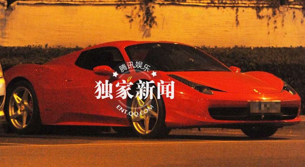 独家：刘亦菲获保安相助 大方付小费酬谢对方图片