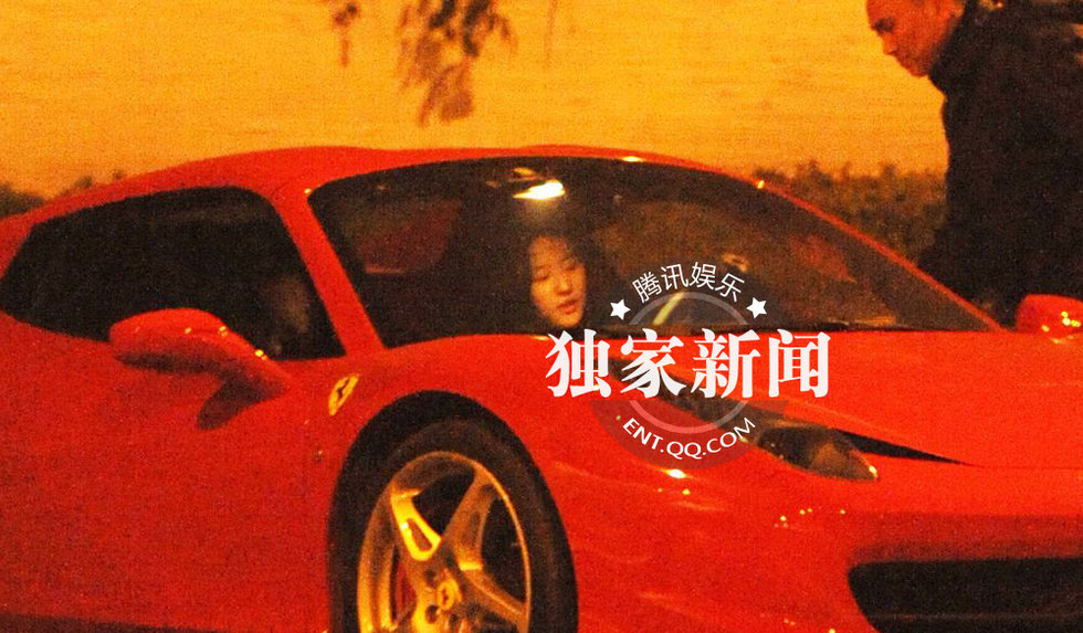 独家：刘亦菲获保安相助 大方付小费酬谢对方图片