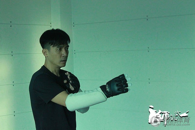 高清：章子怡学武术被压腿惨叫 师成秀拳脚图片