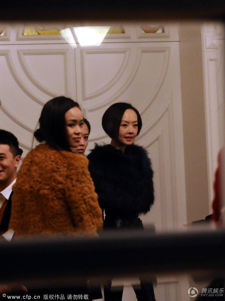 高清：陈鲁豫休息室忙工作敬业 身形骨瘦如柴图片