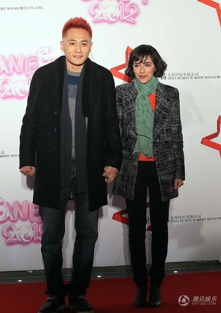 高清:星美千易周年庆典 众演员大跳“骑马舞”图片