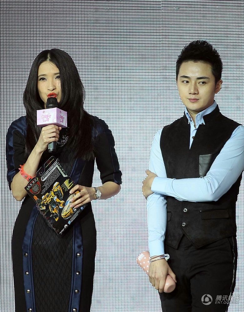 高清:星美千易周年庆典 众演员大跳“骑马舞”图片