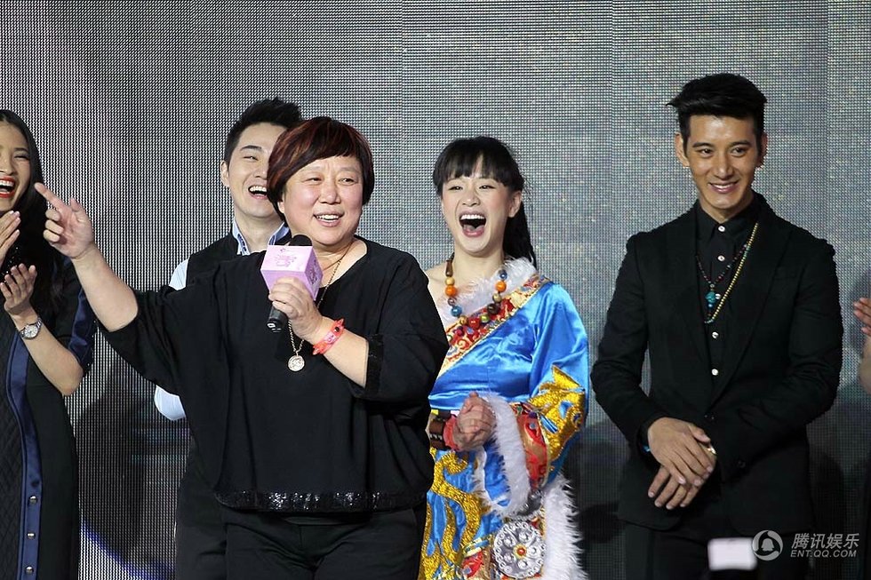 高清:星美千易周年庆典 众演员大跳“骑马舞”图片
