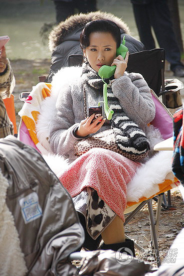 《泪洒<em>女人花</em>》探班 <em>主演</em>片场洒泪称虐度极高