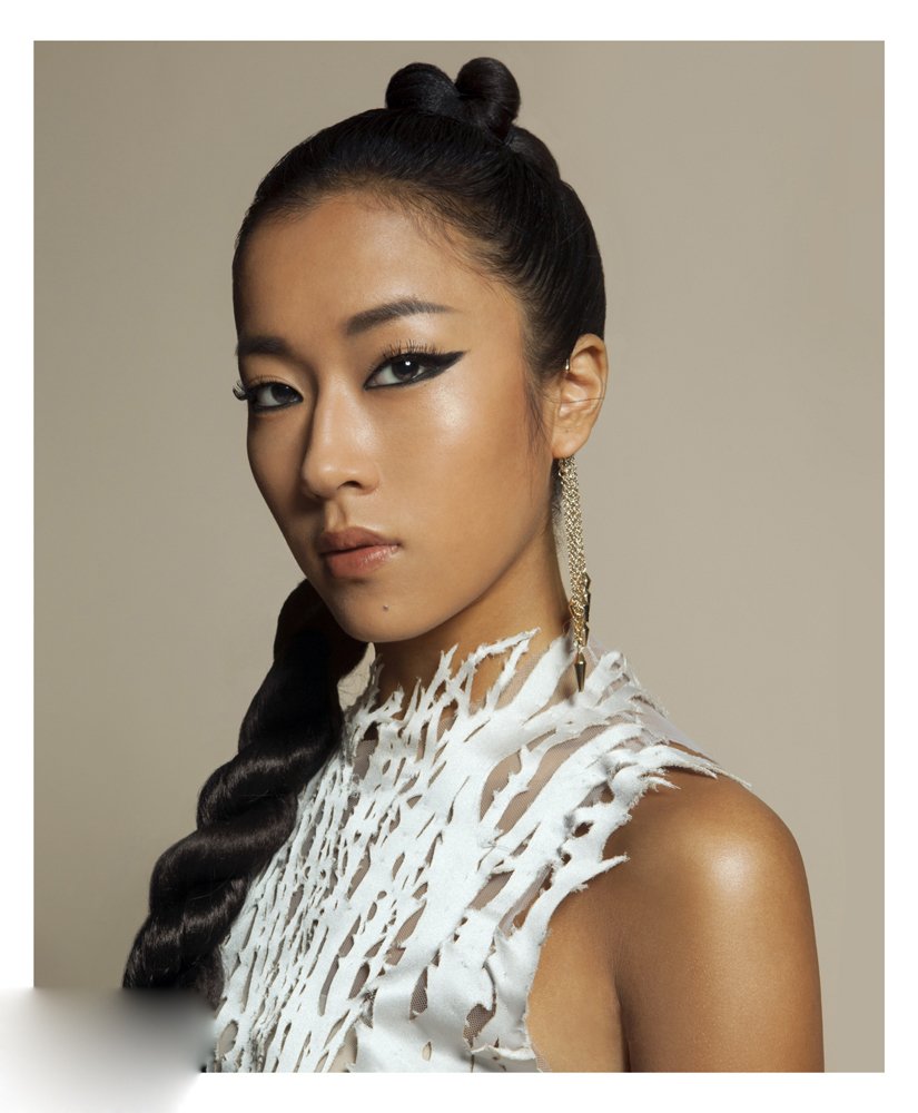 吉克隽逸个性新娘最新气质写真