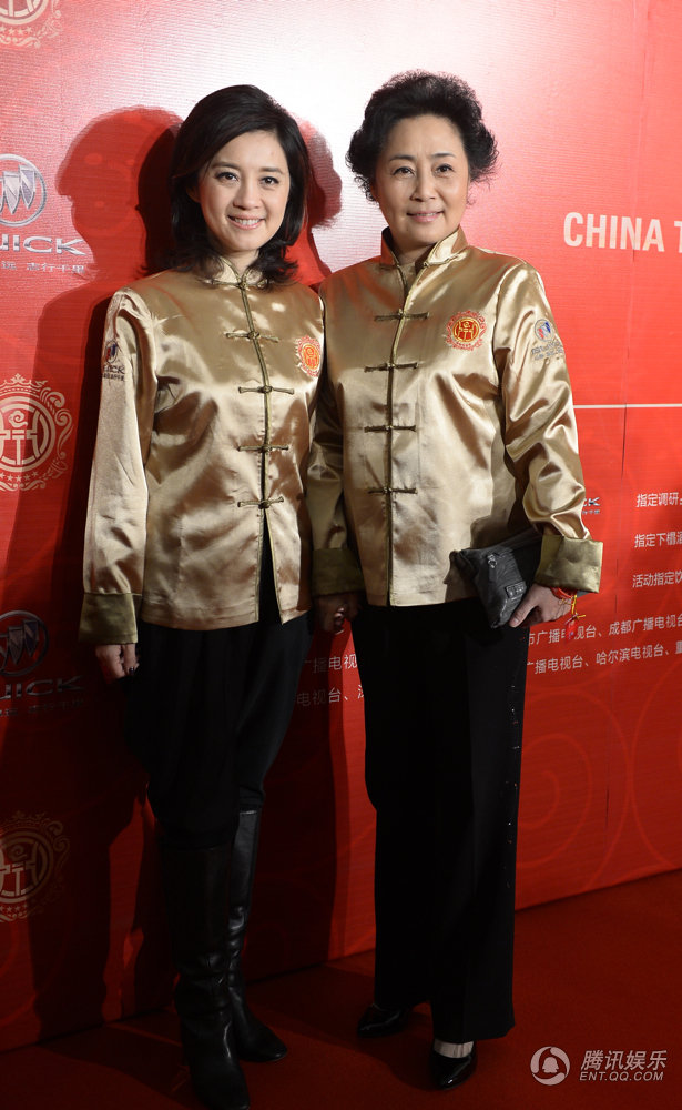 李小璐产后现身华鼎奖红毯显丰满 阿娇艳压群星图片