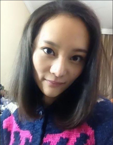 51岁宋佳22岁女儿私房照曝光 继承美貌清新可爱图片