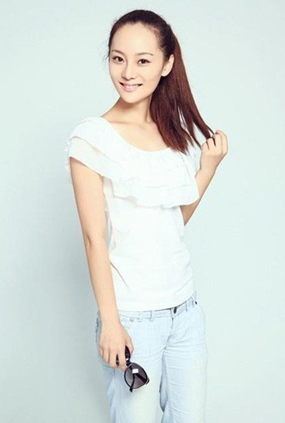 51岁宋佳22岁女儿私房照曝光 继承美貌清新可爱图片