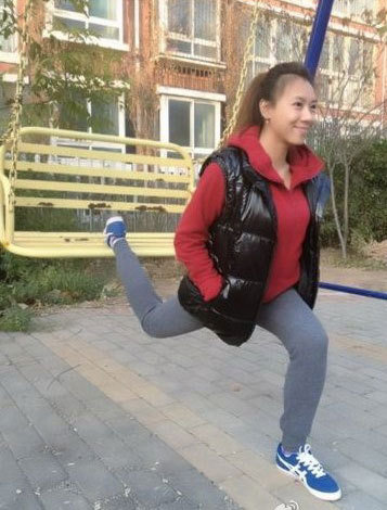 高清：马拉松美女华丽蜕变 性感女郎推广运动图片