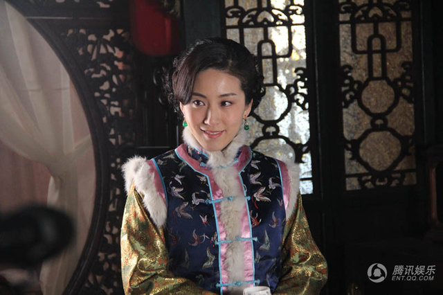 组图:《代号麻雀》热拍 周毅变身秀雅女间谍