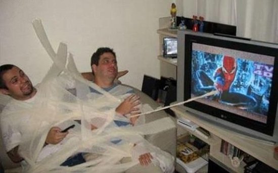 东方网-东方游戏-囧图:二货<em>青年</em>欢乐多 宅男秀