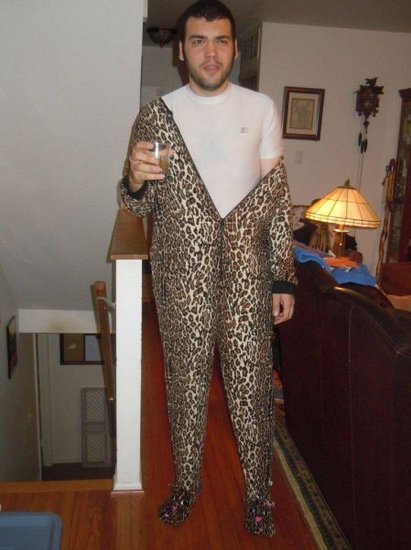 东方网-东方游戏-囧图:二货<em>青年</em>欢乐多 宅男秀