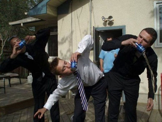 东方网-东方游戏-囧图:二货<em>青年</em>欢乐多 宅男秀