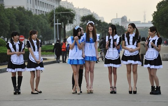 东方网-东方游戏-<em>美女拍写真</em>走光