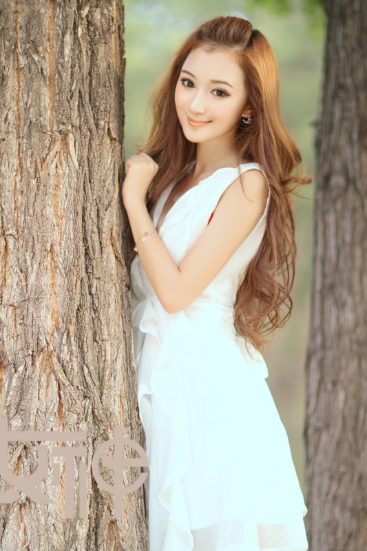 东方网-东方游戏-白色的森林<em>精灵 女神</em>孙心娅自