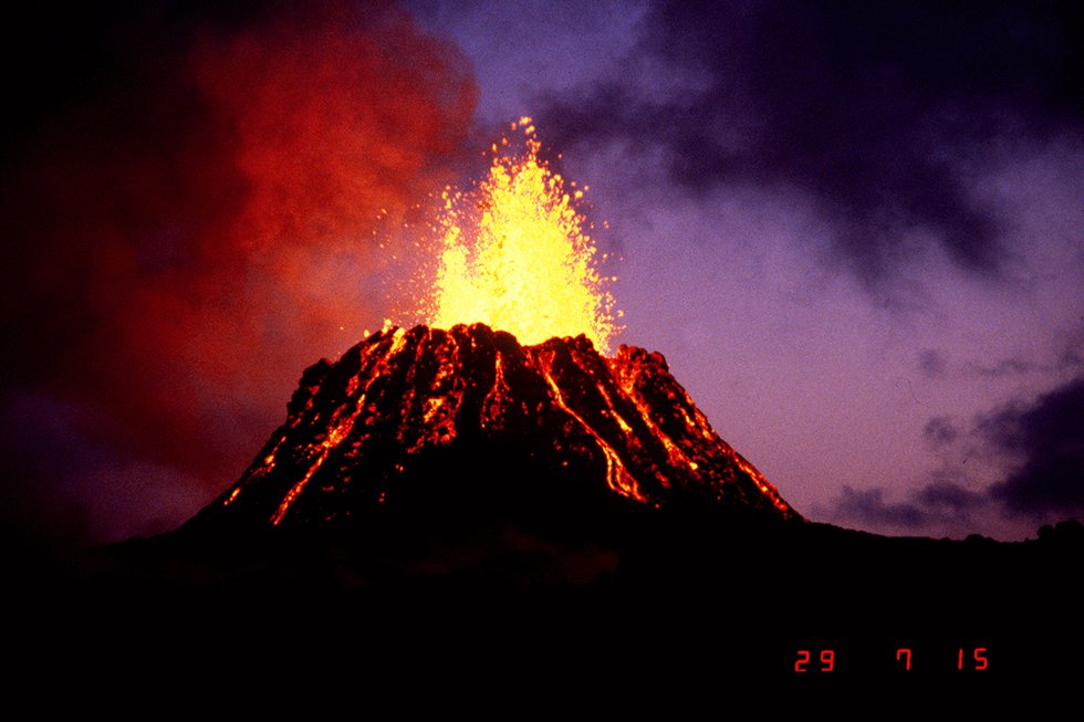 基拉韦厄火山30年来的壮丽喷发史_马自达论坛