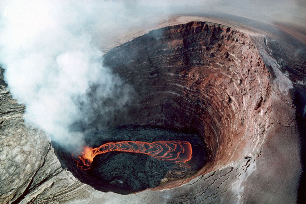 基拉韦厄火山30年来的壮丽喷发史_马自达论坛_XCAR 爱卡汽车俱乐部