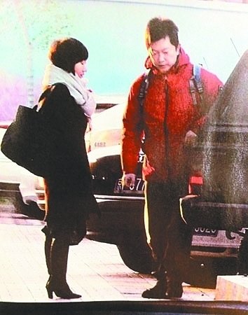 央视最穷主持人王冠_央视最穷主持人收入(2)