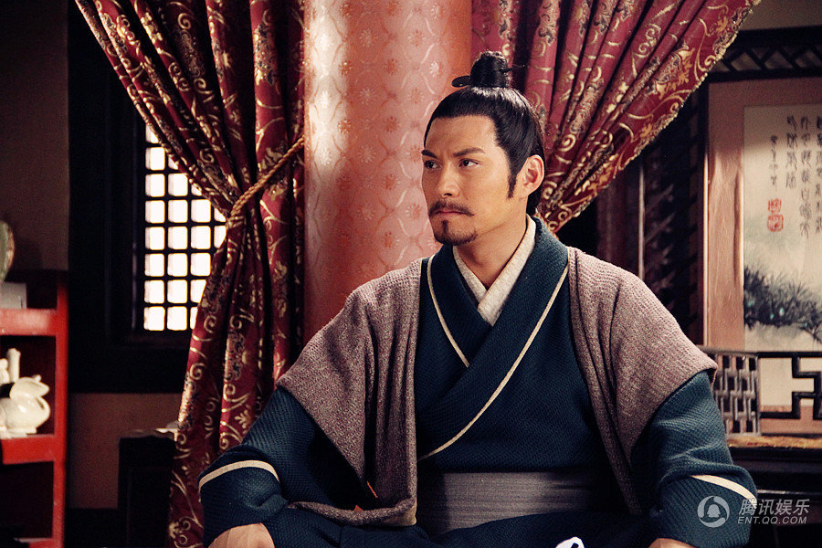 严宽《隋唐演义》胡子妆显稳重 领袖群雄造传