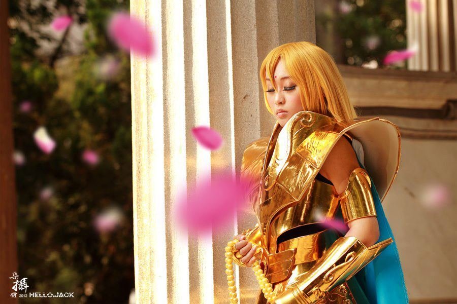 由两位<em>台湾妹子</em>cos的黄金圣斗士<em>处女</em>座沙加和