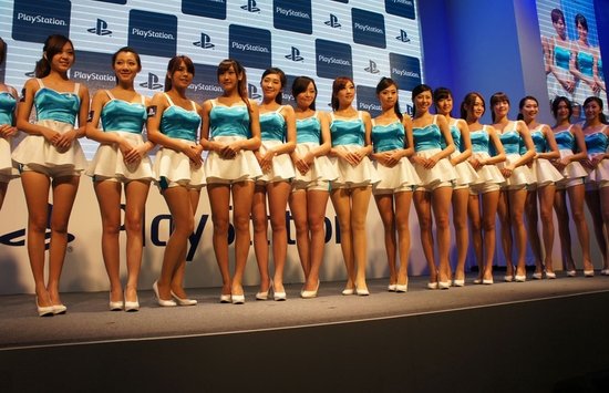 网-东方游戏-台北电玩展索尼展台:24位<em>美女陪</em>玩