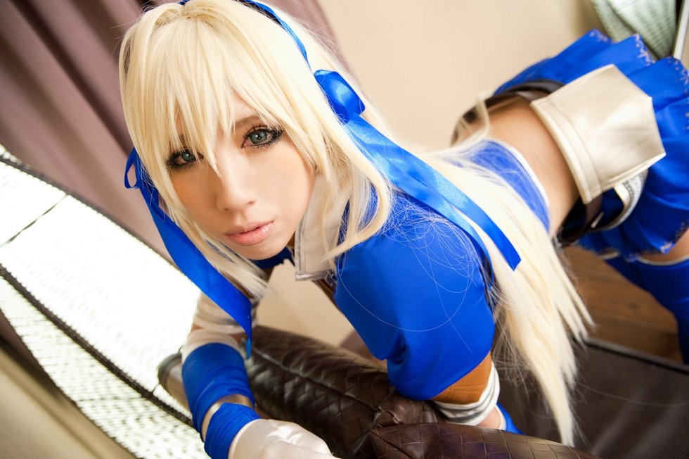 东方网-东方游戏-宅男自备纸巾 史上最性感的《怪物猎人》COS