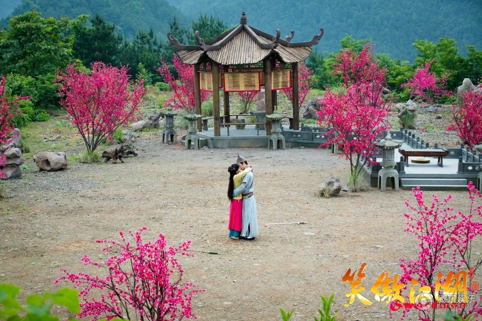 《笑傲江湖》湖南热播 陈晓杨蓉拥吻照曝光