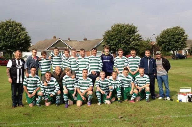 高清:英球员滑翔庆祝险送命 划破脖子断脊柱-斯