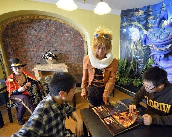 东方网-东方游戏-LOL主题餐厅:投资超百万 菜品