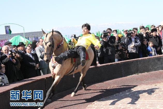 土库曼斯坦人口_...南与乌兹别克、土库曼斯坦和吉尔吉斯斯坦接壤.全国面积达