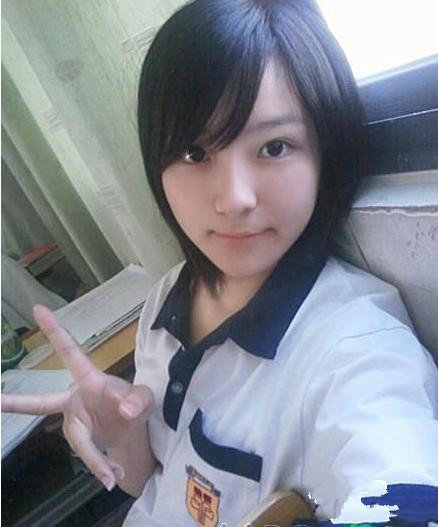 组图:校服控看过来 <em>校花美女</em>回<em>校园</em>-和路教育-