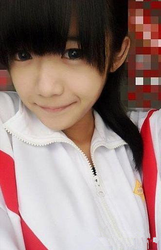 校服控<em>看过来</em>+校花<em>美女</em>回<em>校园</em>