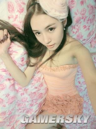 东方网-东方游戏-90后嫩模魅惑助阵 演绎史上最