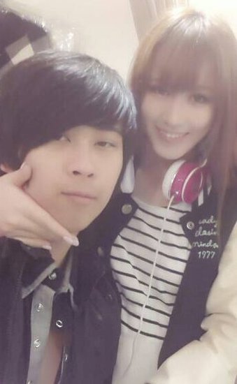 知名lol选手white在微博自曝女友被某电竞