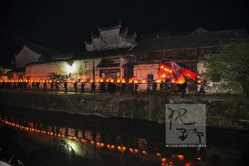 风调雨顺国泰民安汉服_风调雨顺的三年