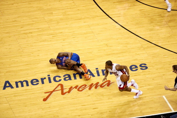 组图:盘点NBA球星受伤瞬间 痛苦表情让人揪心