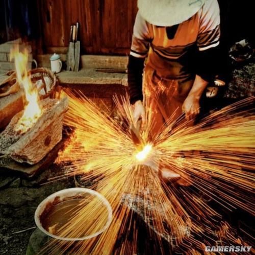 东方网-东方游戏-打BOSS时突然来大姨妈 回首